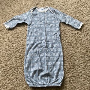 Gerber Newborn Gown 0-6mo